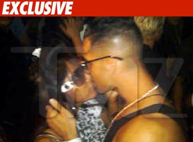 Snookie and Mike the Situation Make Out