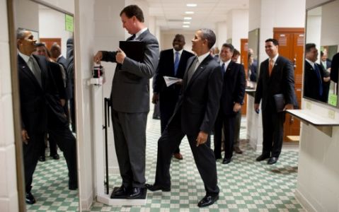Obama Pranks A Staffer On A Scale