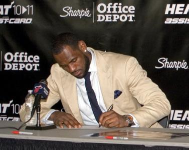 Lebron Signs New Contrac Athletes Salariest