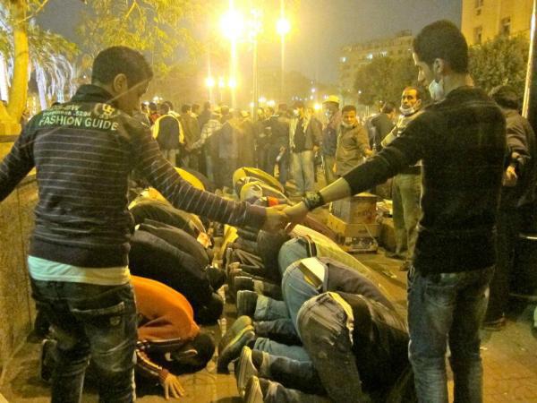 Egyptian Christians Holding Hands to Protect Muslims as They Pray